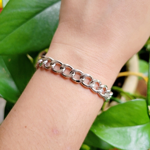 Classic Silver Chain Link Bracelet - Picture 1 of 7